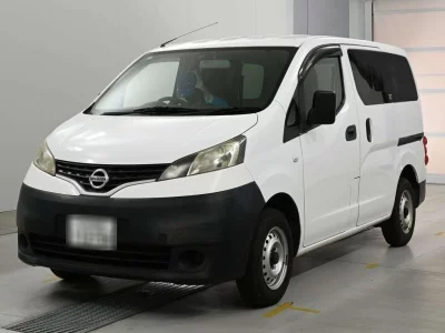 NISSAN NV200