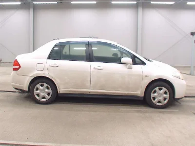 NISSAN TIIDA LATIO
