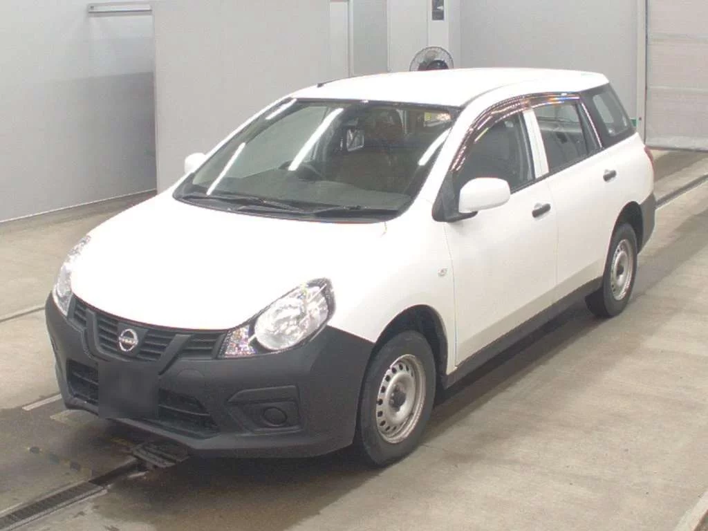 Nissan AD 2021