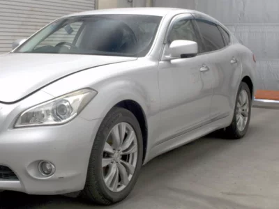 NISSAN FUGA