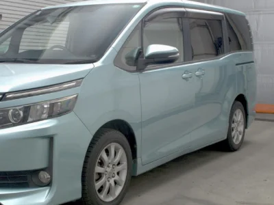 Статистика аукционов Toyota Voxy