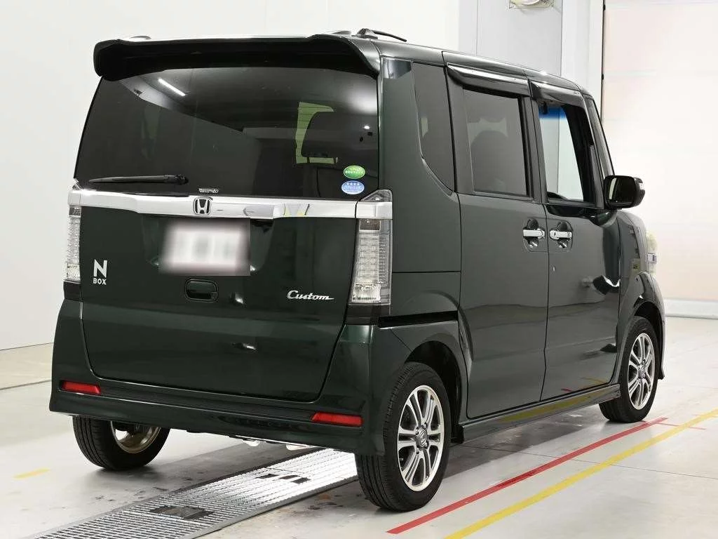 Honda N-Box 2016