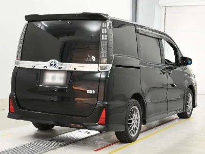 Статистика аукционов Toyota Voxy