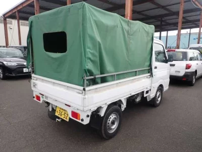 Nissan NT100 Clipper