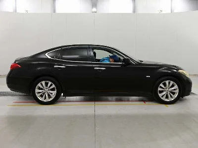 NISSAN FUGA
