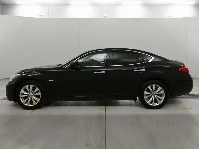 NISSAN FUGA