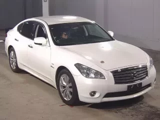 NISSAN FUGA