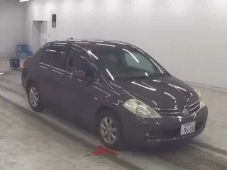 NISSAN TIIDA LATIO