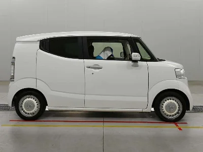Honda N-Box Slash