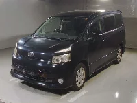 Цена авто Toyota Voxy с аукционов Японии, номер кузова ZRR70W, пробег 171 000, оценка 6