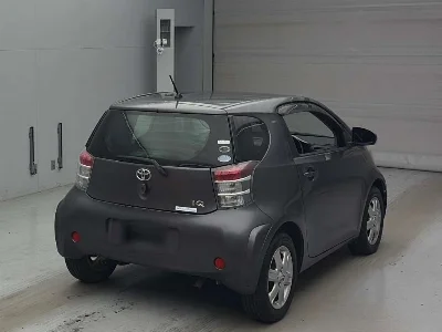 Toyota iQ