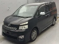 Цена авто Toyota Voxy с аукционов Японии, номер кузова ZRR70W, пробег 69 000, оценка 7