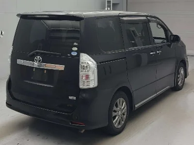 Статистика аукционов Toyota Voxy
