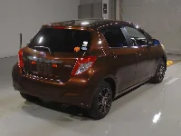 Цена авто Toyota Vitz с аукционов Японии, номер кузова KSP130, пробег 75 000, оценка 2