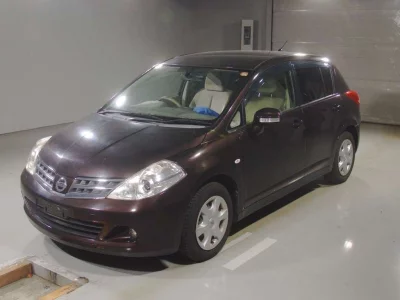 NISSAN TIIDA