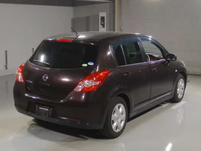 NISSAN TIIDA