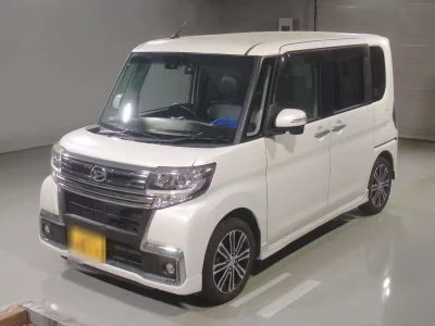 DAIHATSU TANTO 1