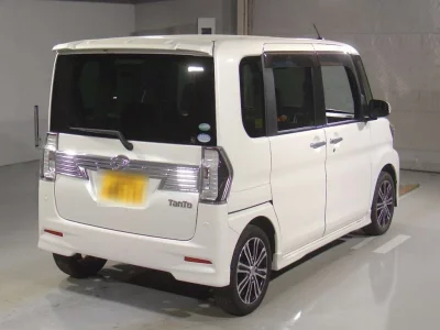 DAIHATSU TANTO 2