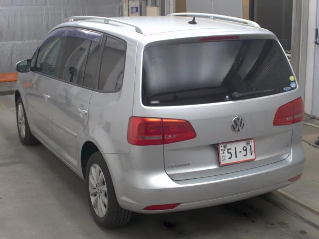 Volkswagen Touran  с аукциона в Японии