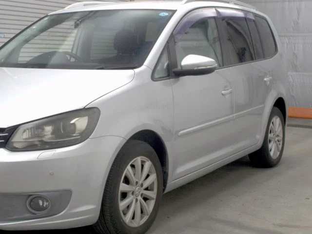 Volkswagen Touran  с аукциона в Японии