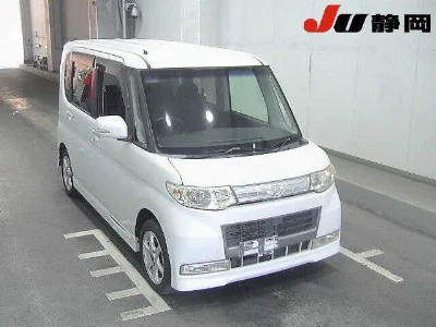 DAIHATSU TANTO 1