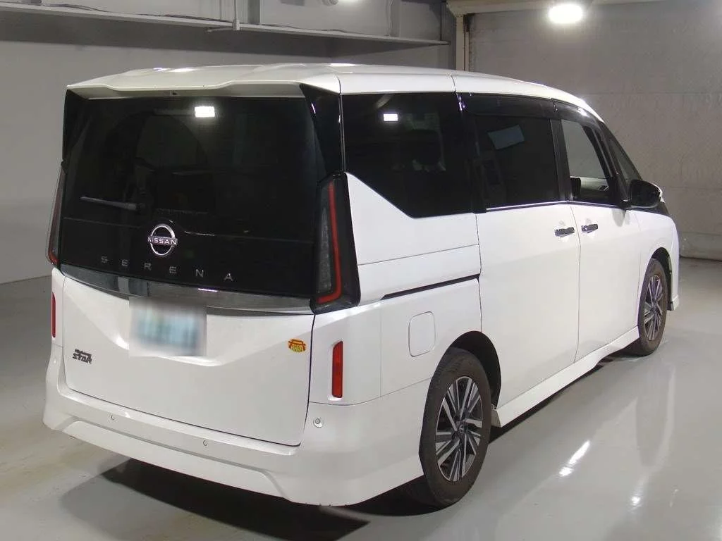 Nissan Serena 2023