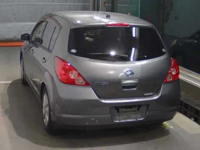 NISSAN TIIDA