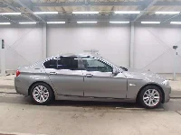 Цена авто BMW 5-Series с аукционов Японии, номер кузова XG20, пробег 124 000, оценка 8