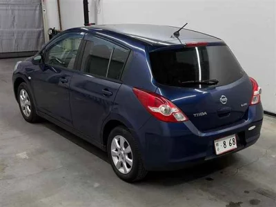 NISSAN TIIDA