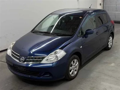 NISSAN TIIDA