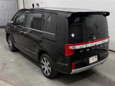 MITSUBISHI DELICA D5