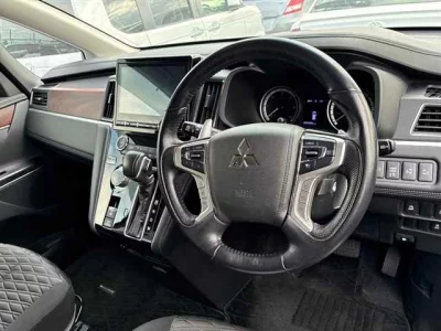 MITSUBISHI DELICA D5