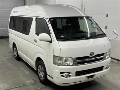 TOYOTA HIACE VAN