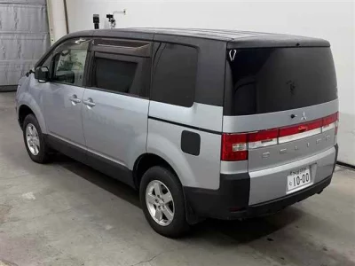 MITSUBISHI DELICA D5