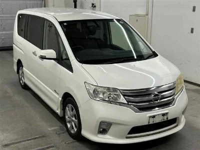 NISSAN SERENA 1