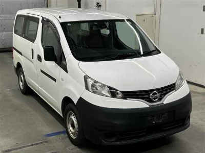 NISSAN NV200 1
