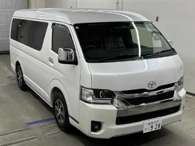 TOYOTA HIACE