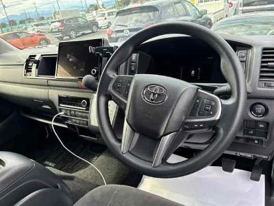 TOYOTA HIACE