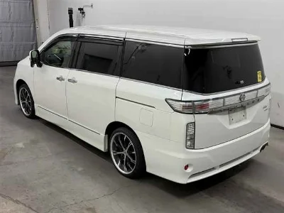 NISSAN ELGRAND 2
