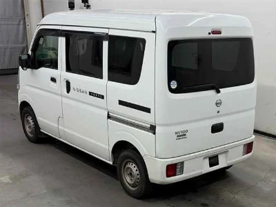 NISSAN CLIPPER VAN 2
