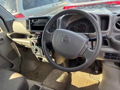 NISSAN CLIPPER VAN 3