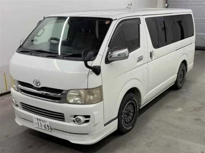 TOYOTA REGIUS VAN