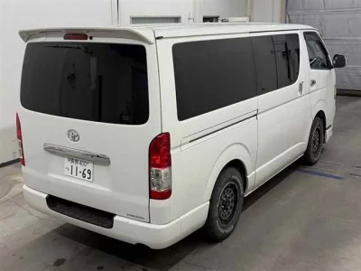 TOYOTA REGIUS VAN