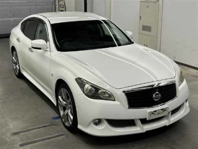 NISSAN FUGA 1