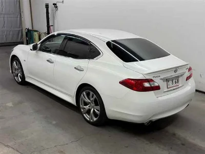 NISSAN FUGA 2
