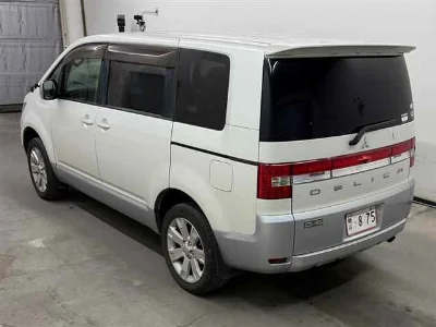 MITSUBISHI DELICA D5