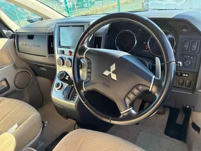 MITSUBISHI DELICA D5
