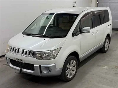 MITSUBISHI DELICA D5