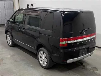 MITSUBISHI DELICA D5
