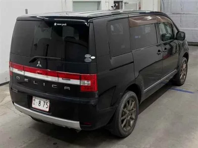 MITSUBISHI DELICA D5